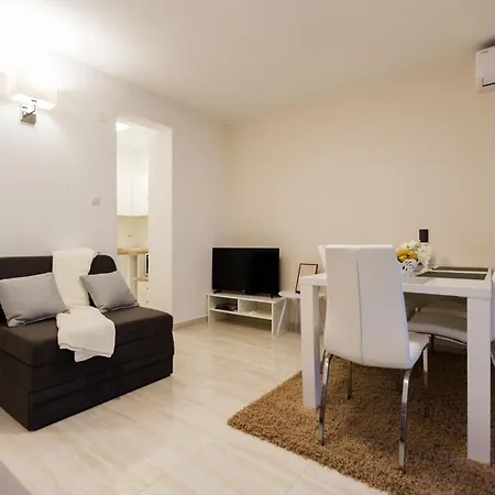 Seaview Sleeps 2 - Wifi & Tv Appartement Crikvenica