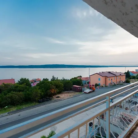 Kristijan - Sea View Apartmant 3 *