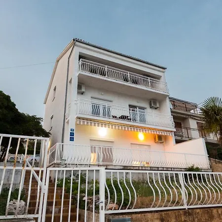 Seaview Sleeps 2 - Wifi & Tv Appartement Crikvenica