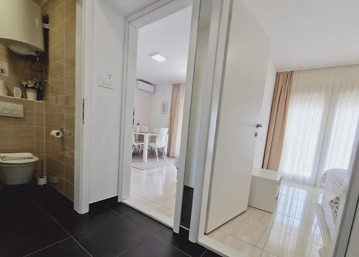 Seaview Sleeps 2 - Wifi & Tv *