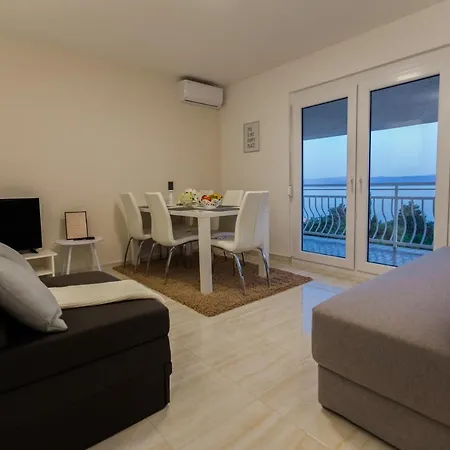 Seaview Sleeps 2 - Wifi & Tv